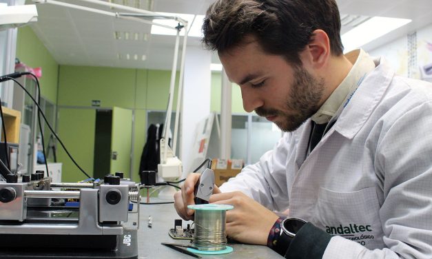 Andaltec potencia su Área de Electrónica con nuevo laboratorio y nuevo equipo